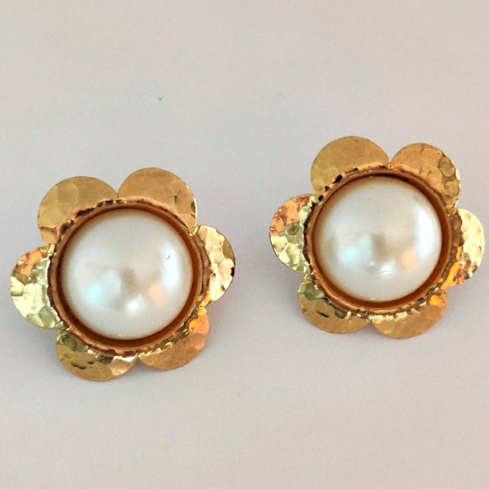 Vintage 80s Flower Earrings 🌺